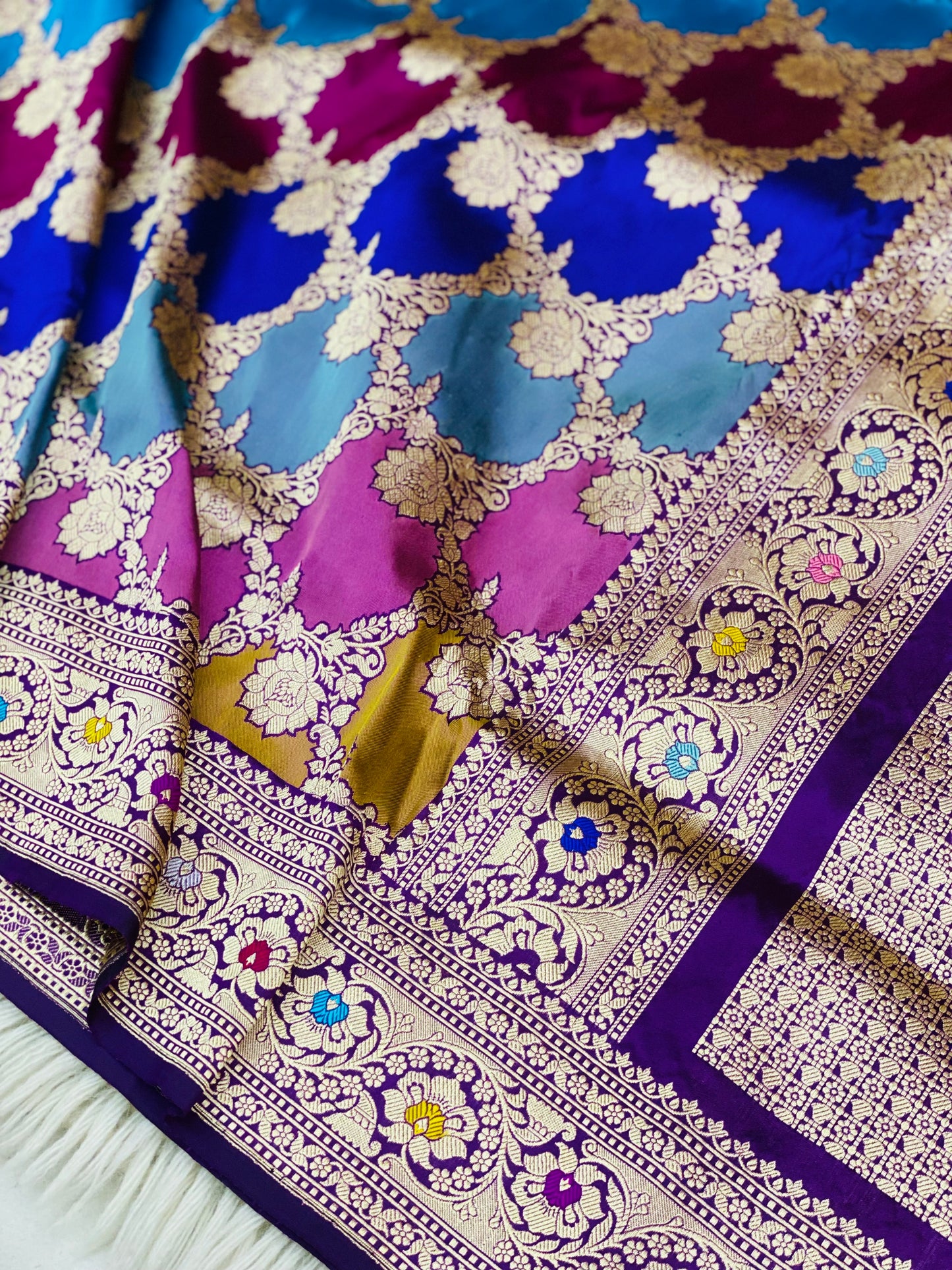 Pure Handloom Rangkaat Katan Silk Saree (Noor-e-Nazaaka)
