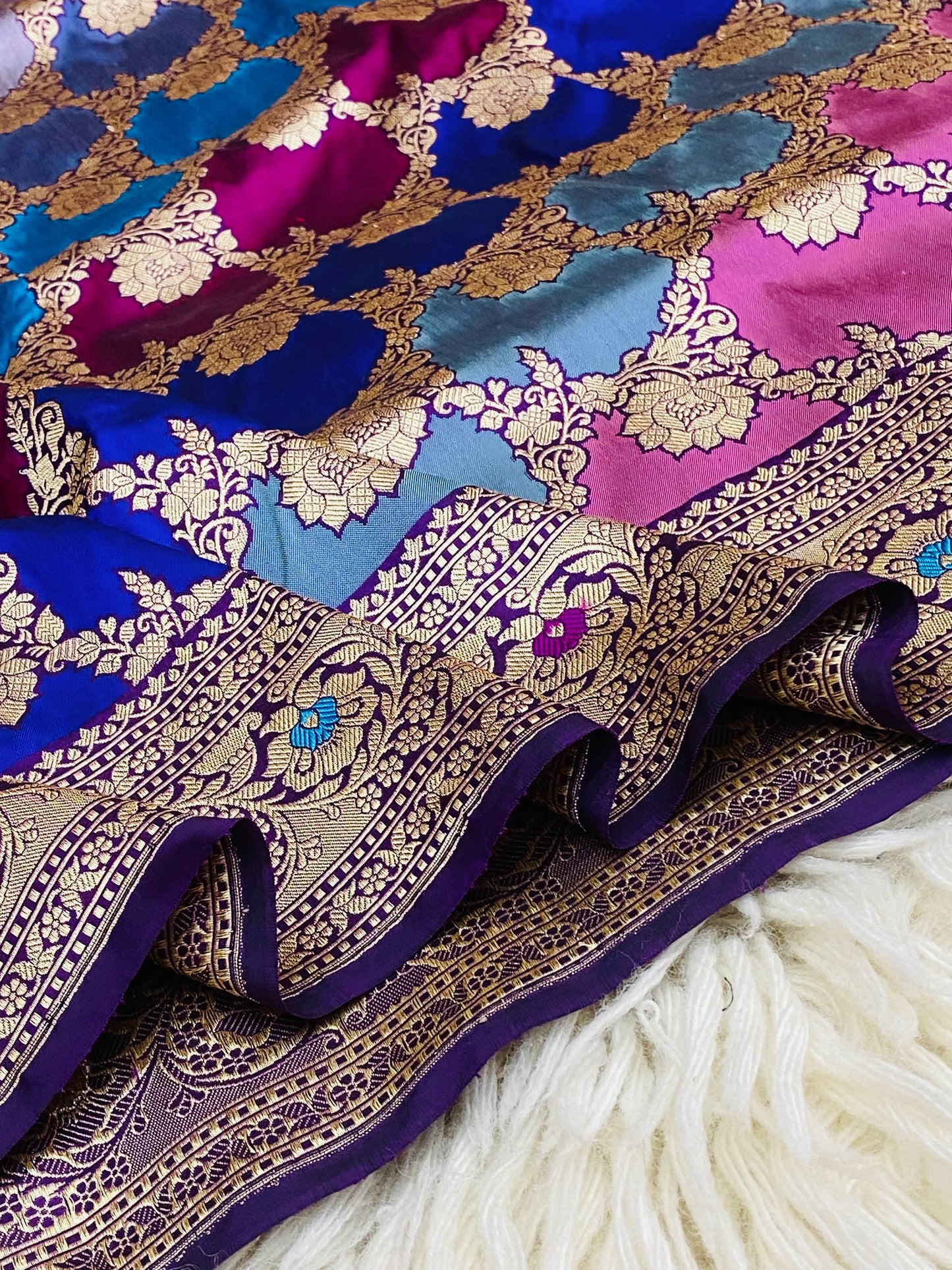 Pure Handloom Rangkaat Katan Silk Saree (Noor-e-Nazaaka)