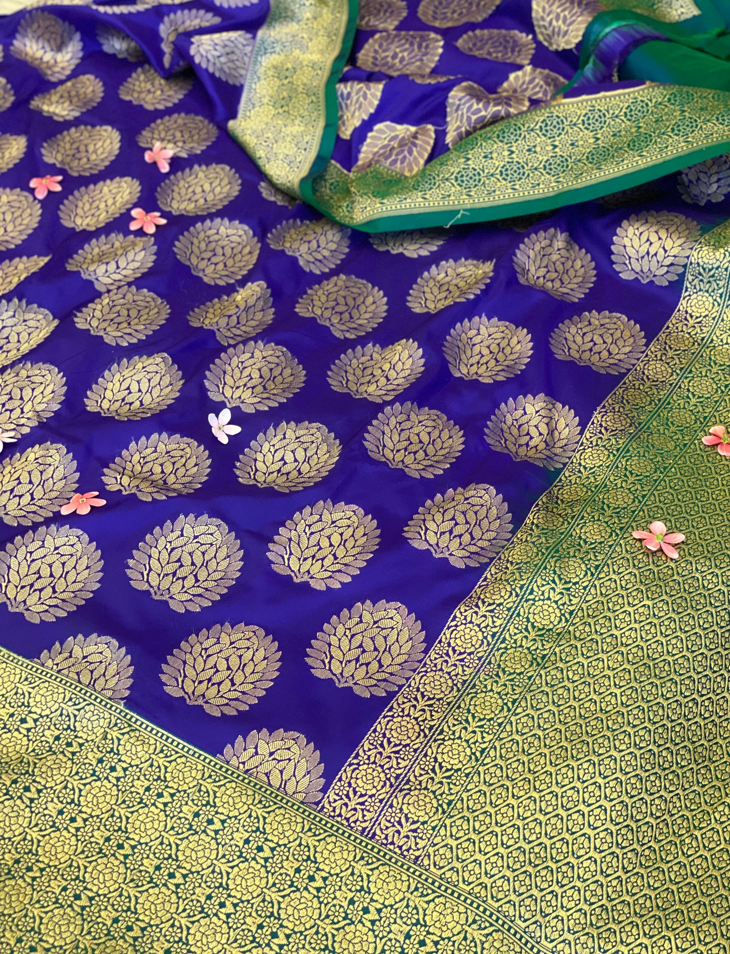 SWARN RAS (Pure Katan Kadhwa Saree)