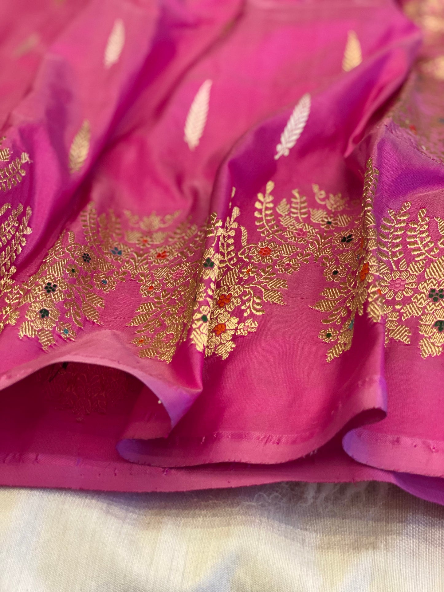 Pure Katan Scallop Border Buti Saree Rani Pink (Noor-e-Nazaaka)