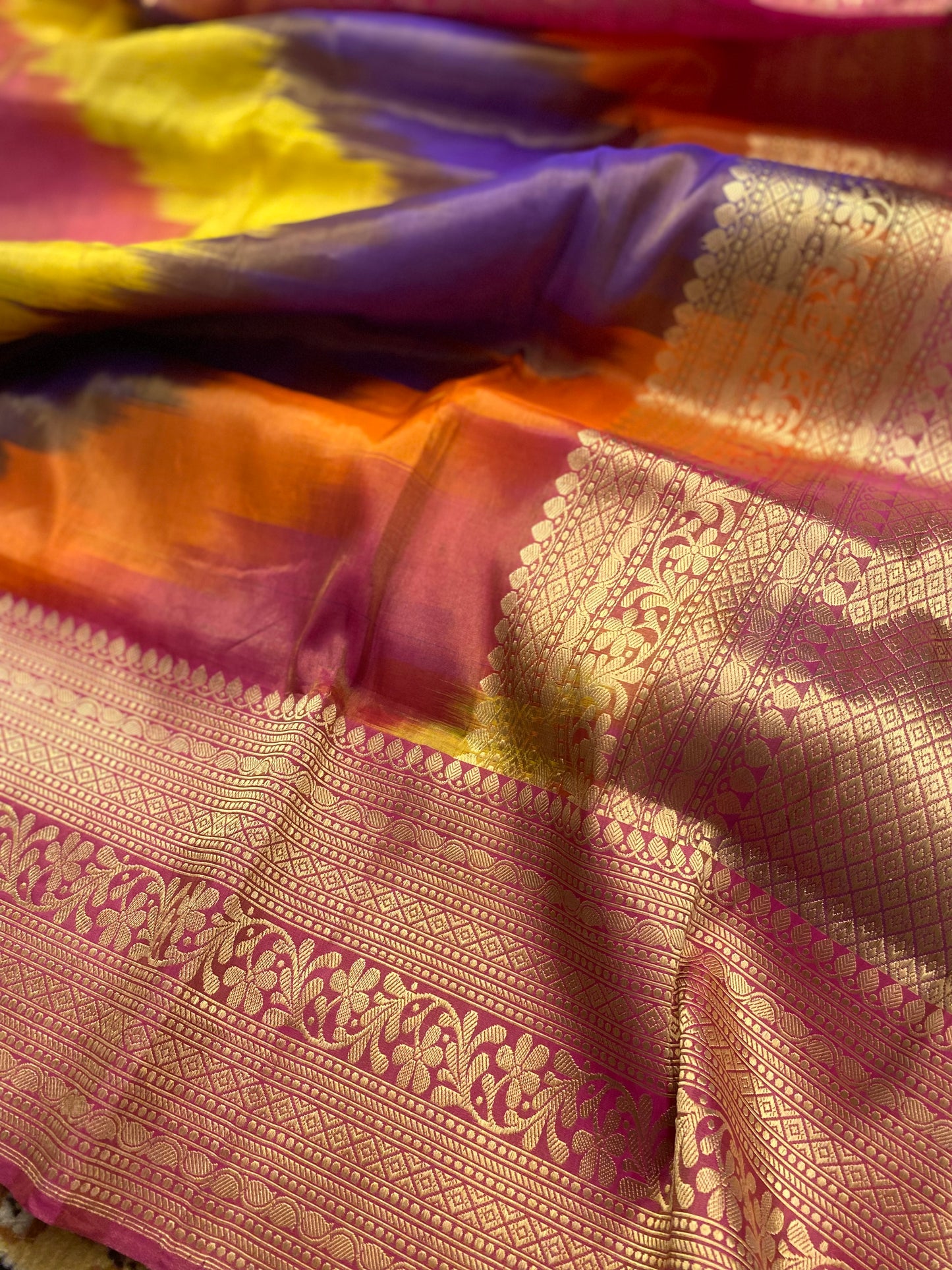 RANG DHAROHAR (Pure Tissue Rangkaat Multicolour Saree)