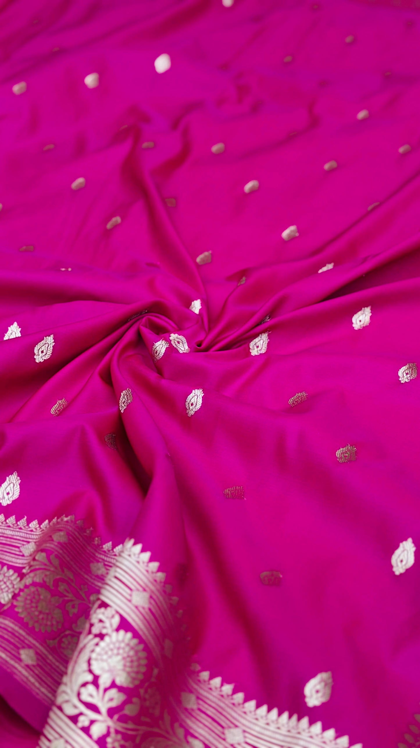 Pure Mashru Silk Buti Saree Magenta (Mashravi)