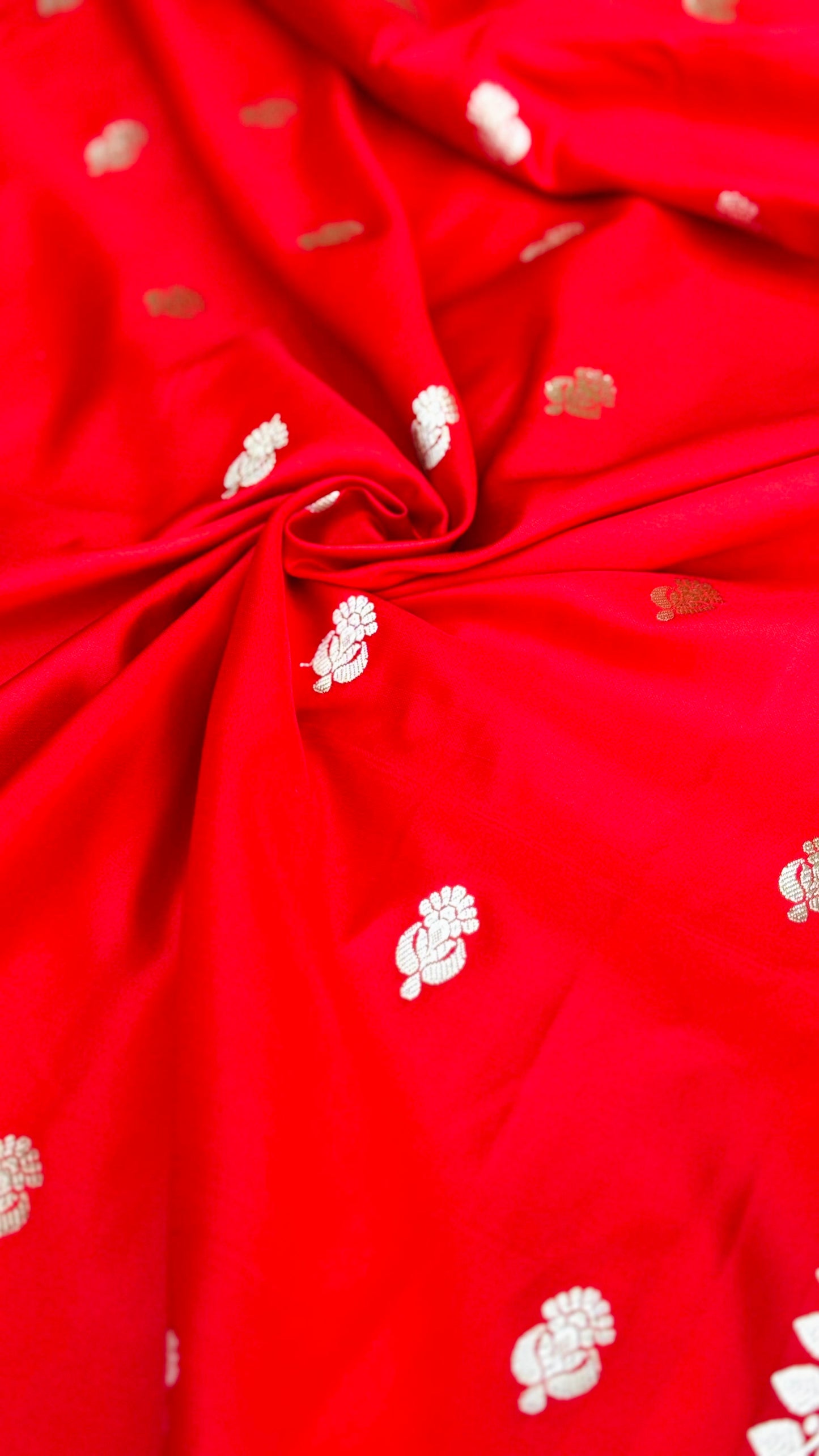 Pure Mashru Silk Buti Saree Red (Mashravi)