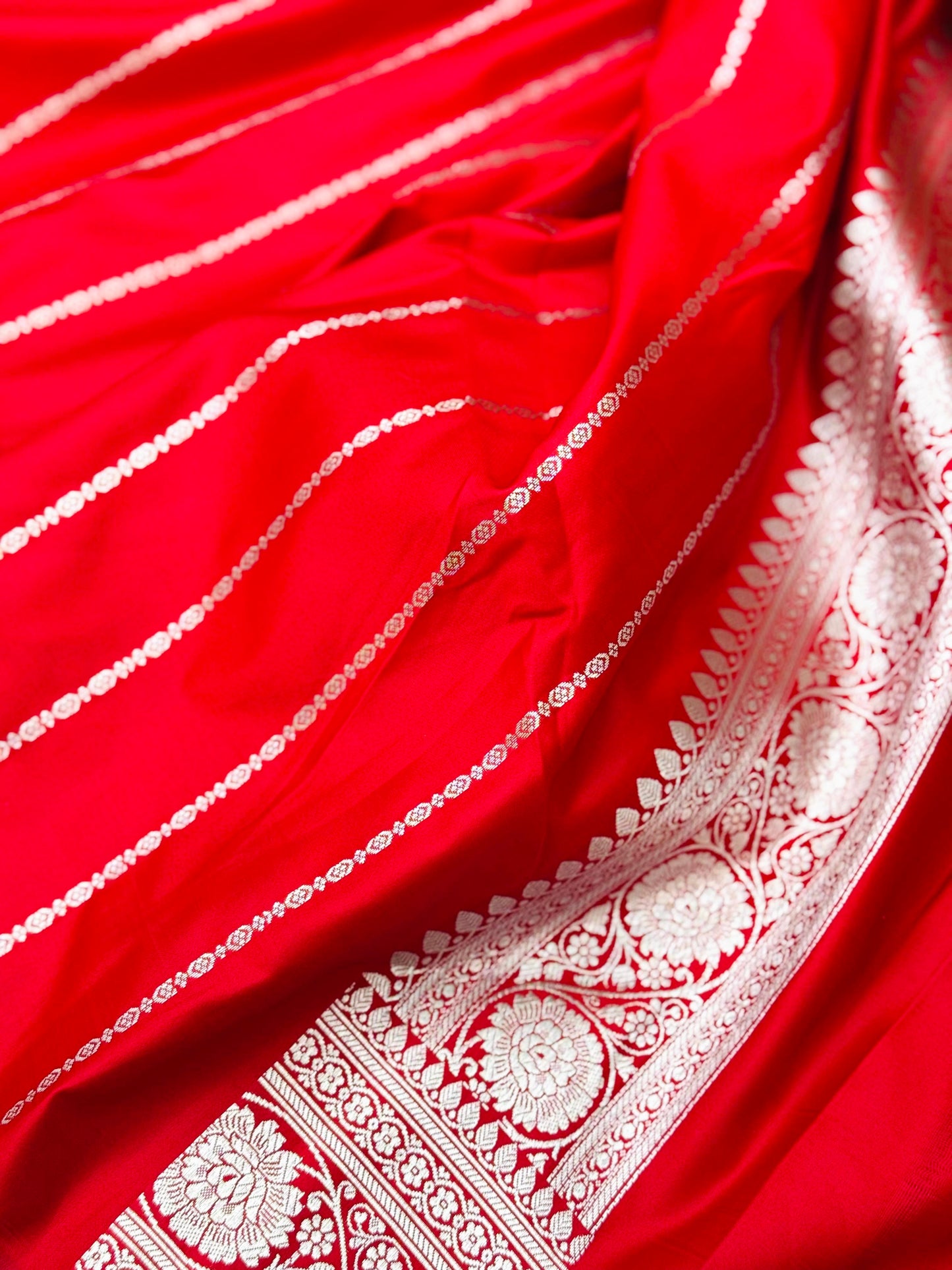 Pure Mashru Silk Buti Saree Red (Mashravi)