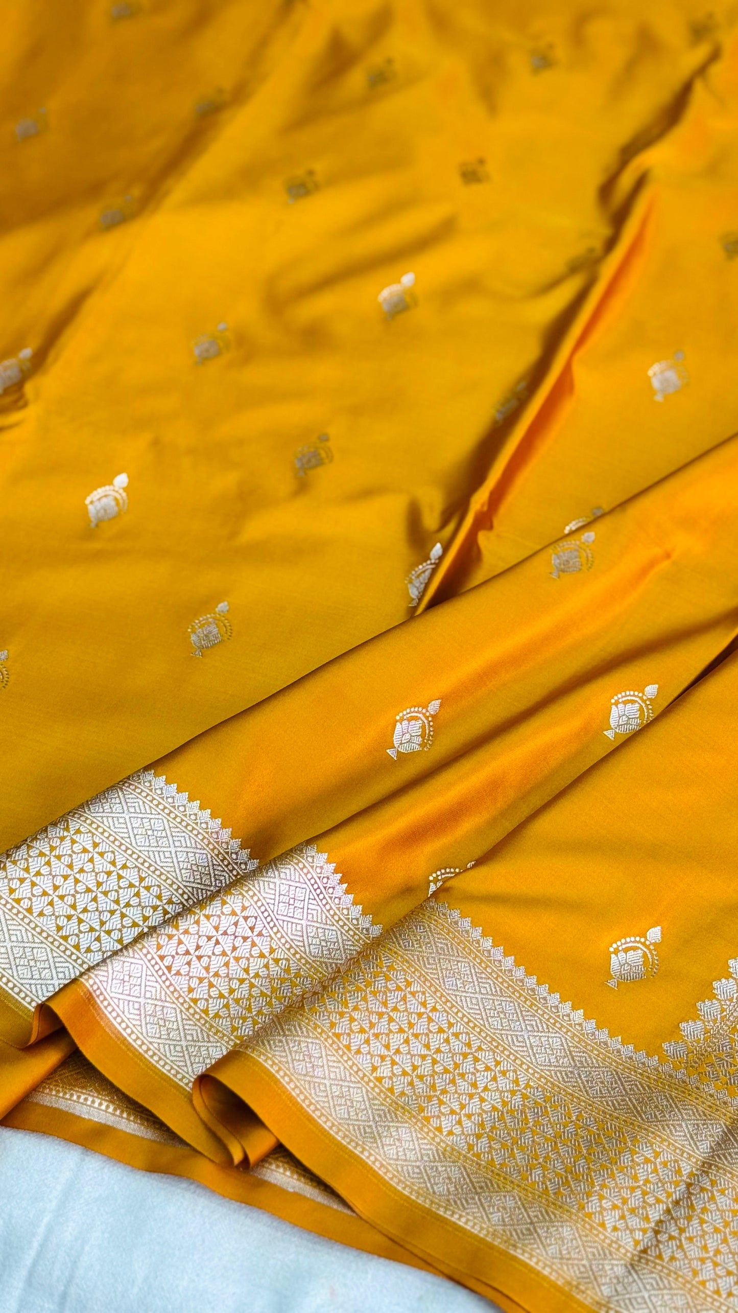Pure Mashru Silk Buti Saree Yellow (Mashravi)