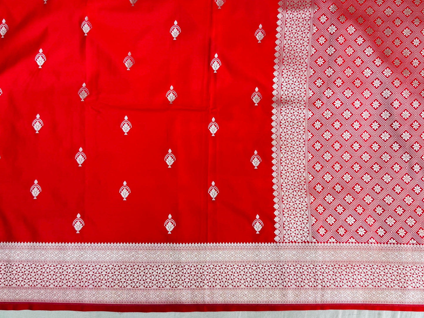 Pure Mashru Silk Buti Saree Red (Mashravi)