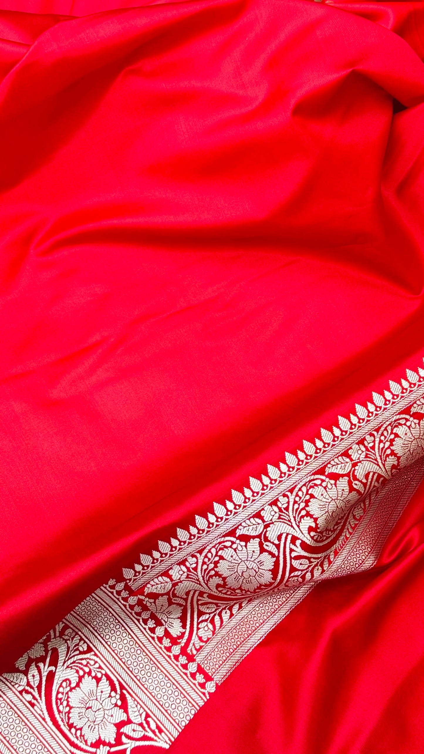 Pure Mashru Silk Buti Saree Red (Mashravi)