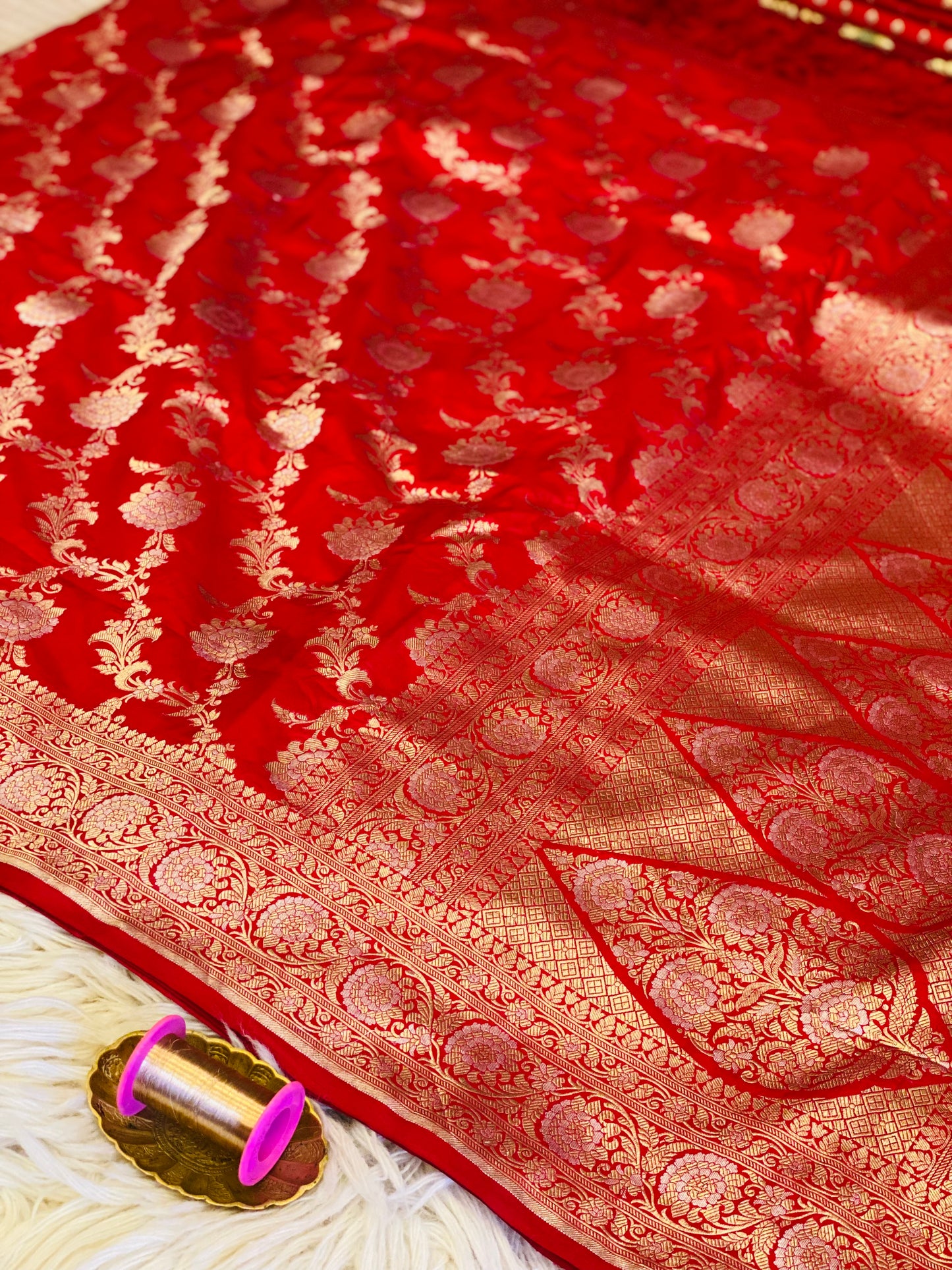 PUSHPA RAKTA (Pure Katan Silk Monga Jal Sona Roopa Zari Handloom Saree)