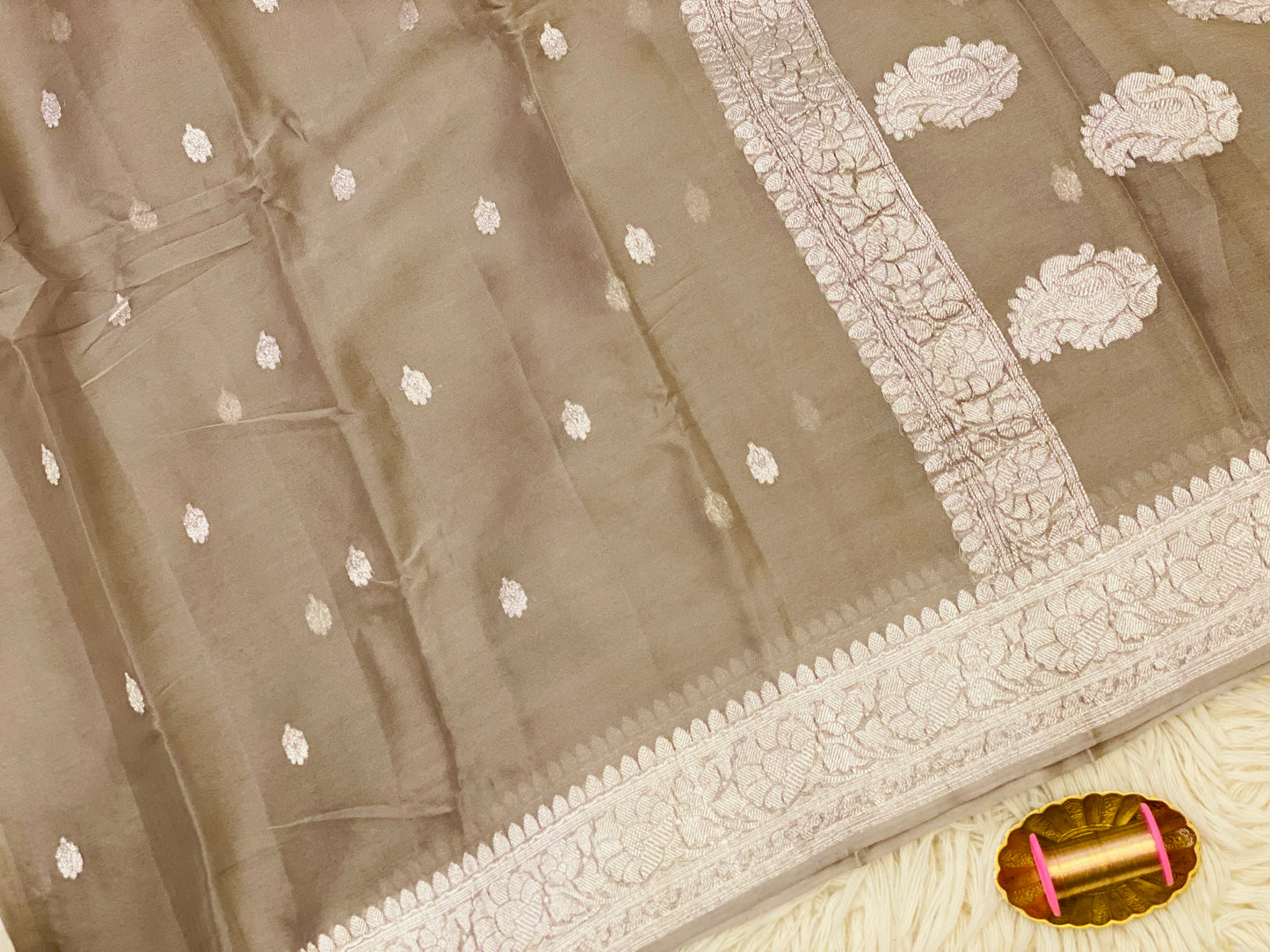 Pure Khaddi Chiffon Handloom Saree Taupe (Chhalak)