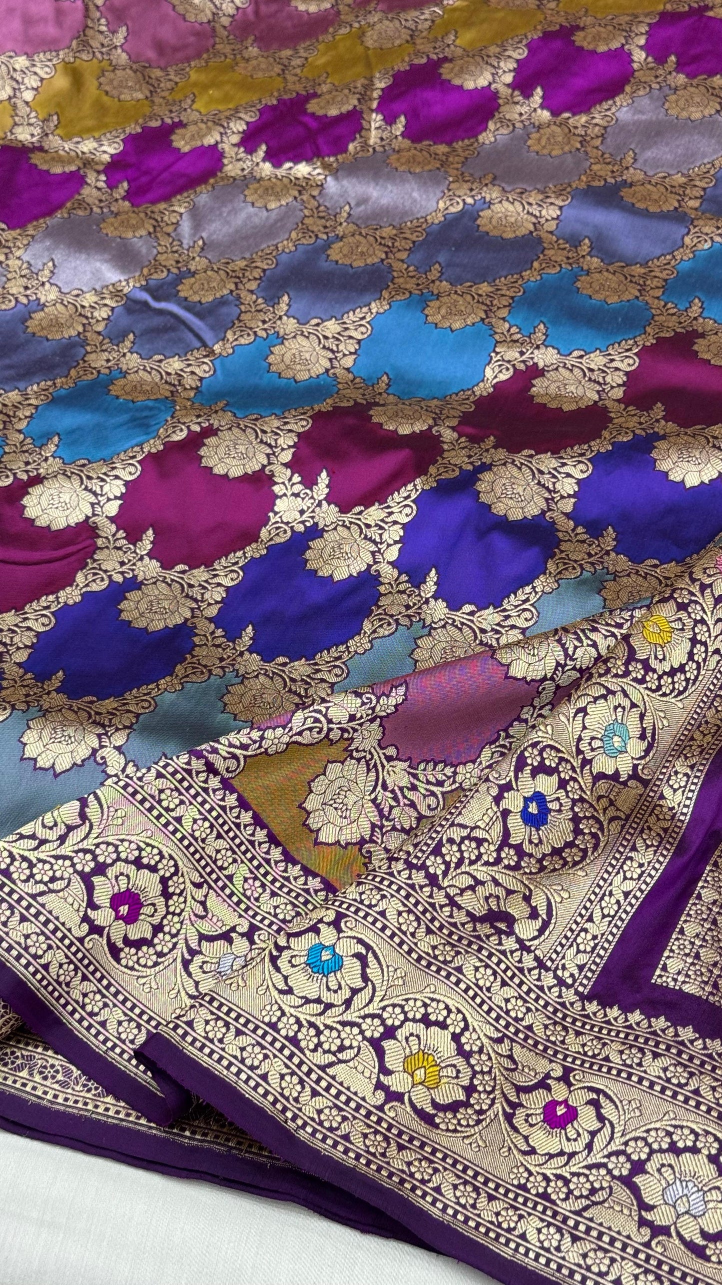 Pure Handloom Rangkaat Katan Silk Saree (Noor-e-Nazaaka)
