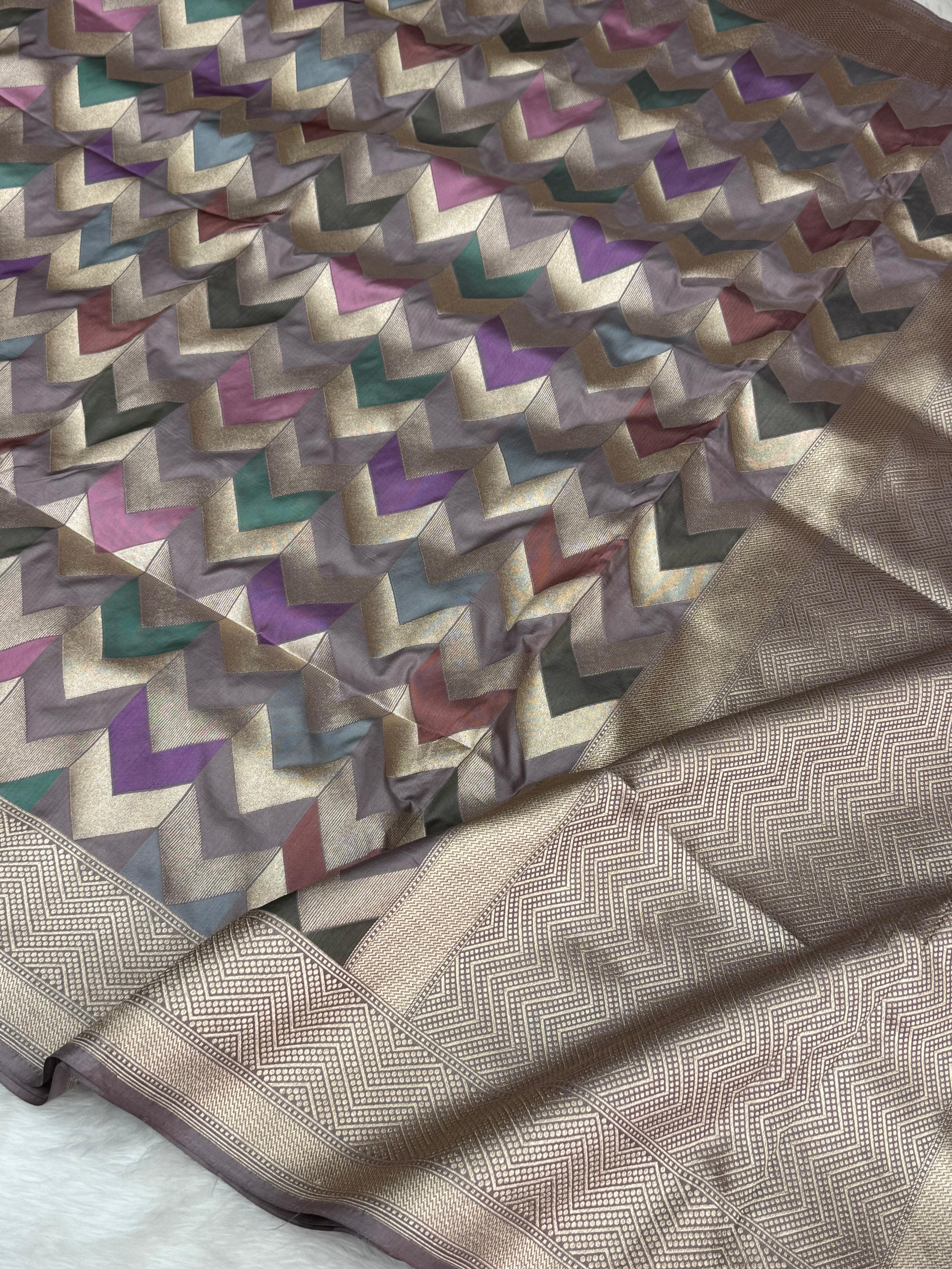 Pure Handloom Katan Silk Rangkaat Banarasi Saree