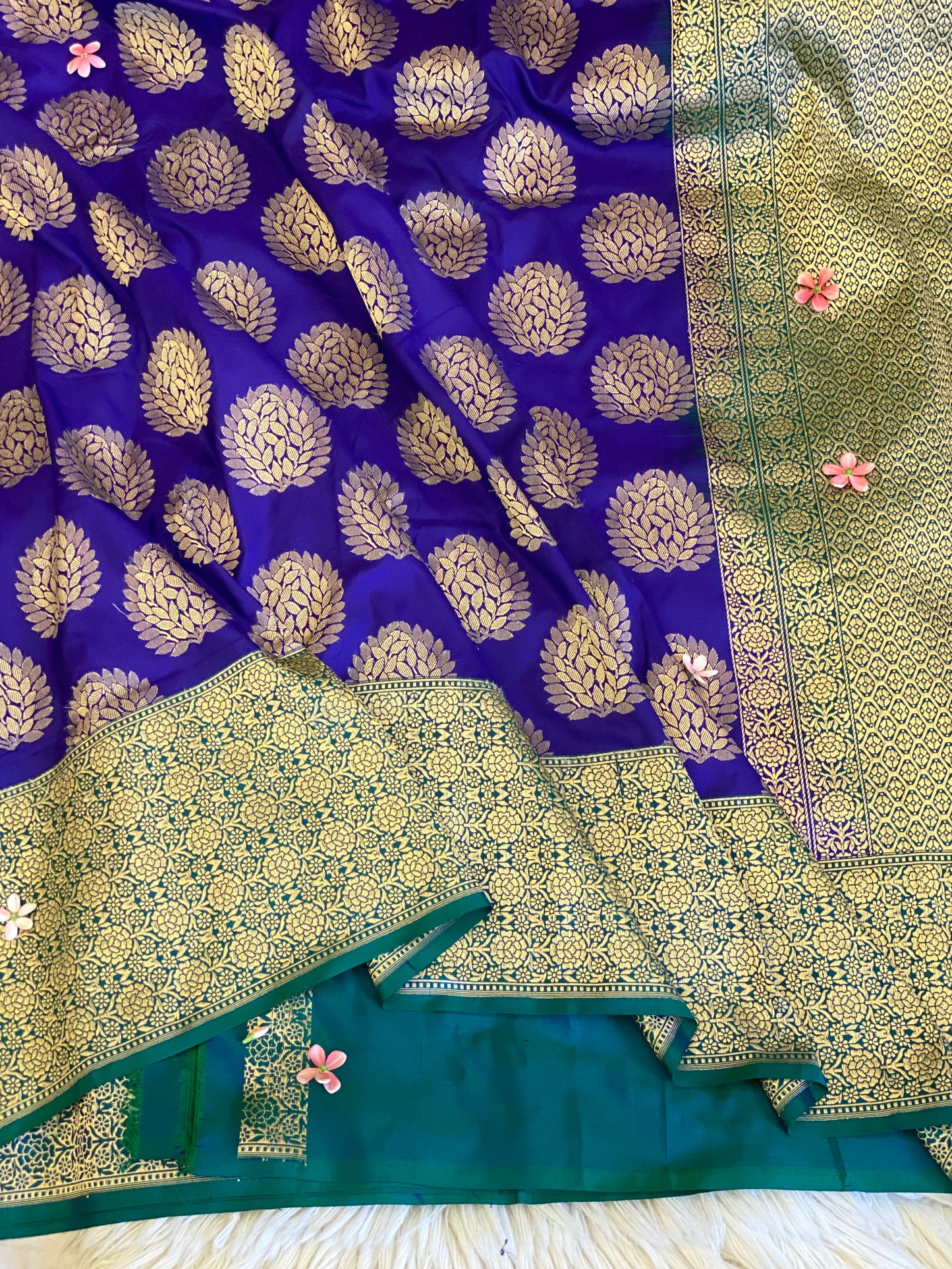 SWARN RAS (Pure Katan Kadhwa Saree)