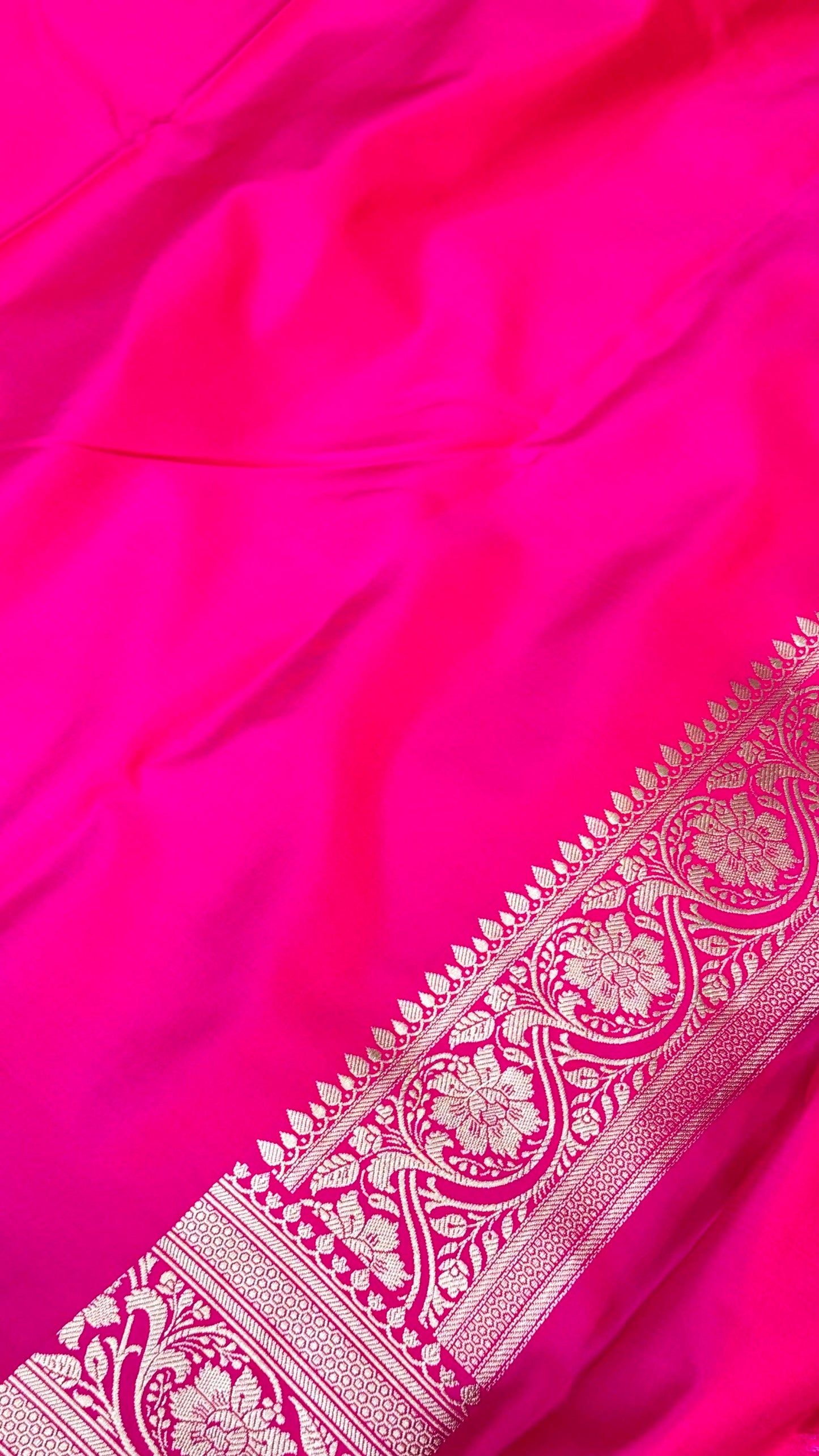 Pure Mashru Silk Buti Saree Rani Pink (Mashravi)